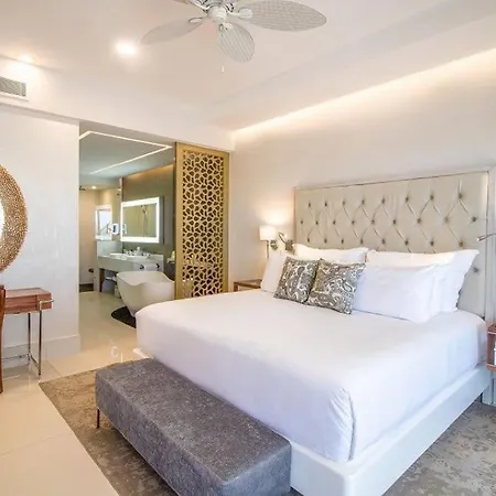 2 Bed 2 Bath Luxury Villa Suite